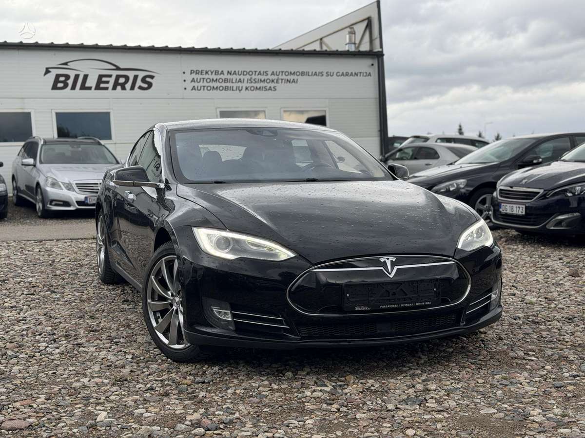 Tesla Model S, hečbekas