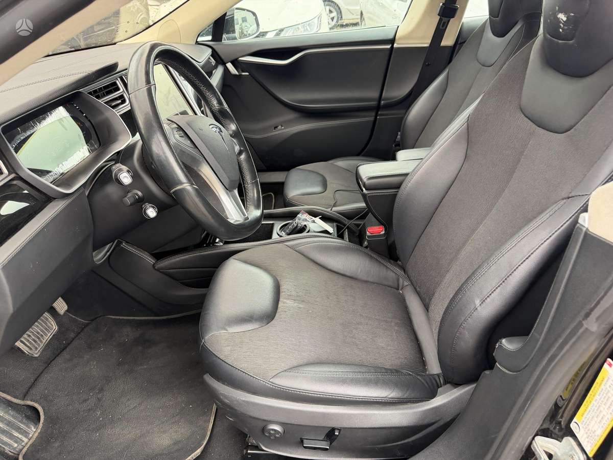 Tesla Model S, hečbekas