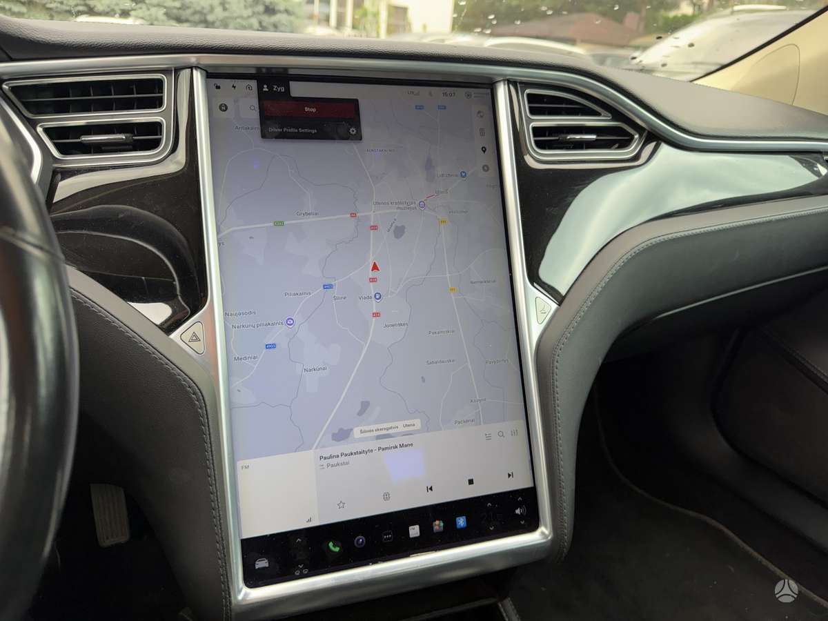 Tesla Model S, hečbekas