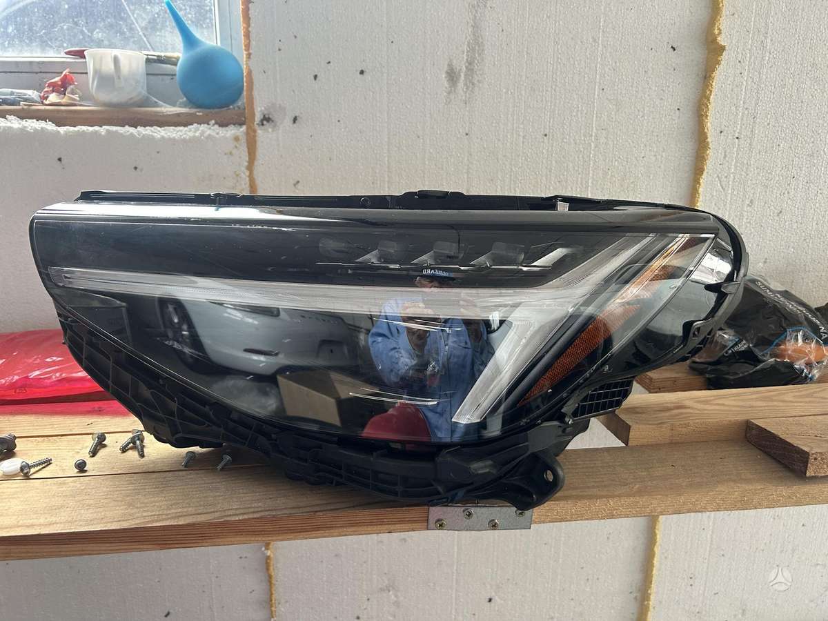 Volvo XC40 elektros sistemos dalys