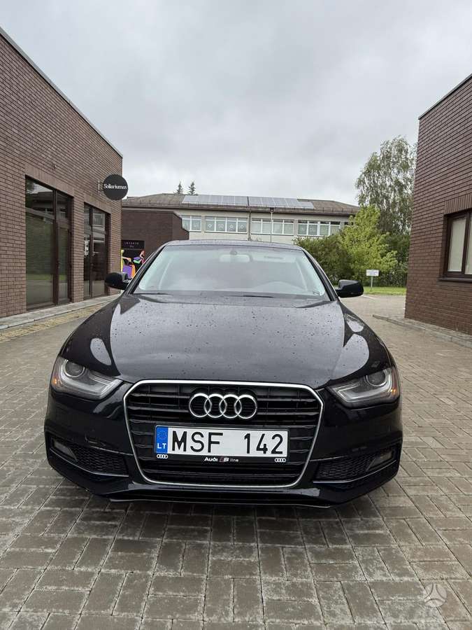 Audi A4, 2.0 l., Седан