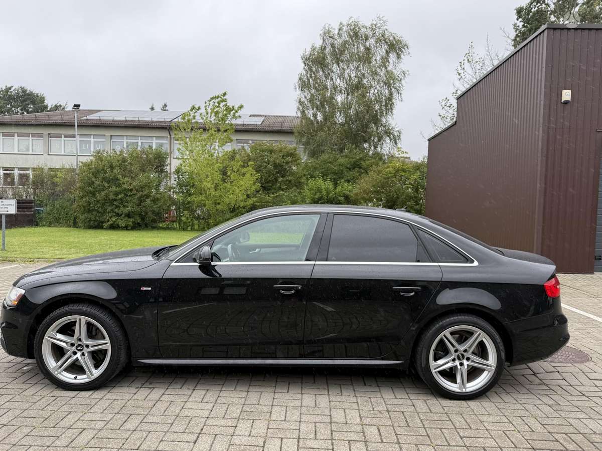 Audi A4, 2.0 l., Седан