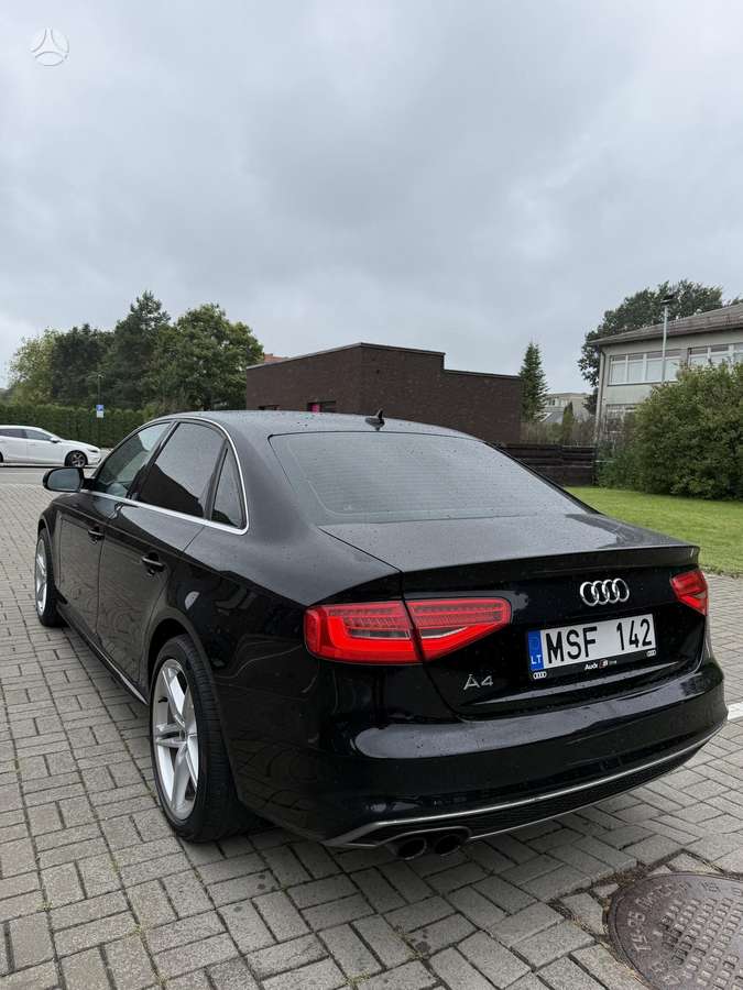 Audi A4, 2.0 l., Седан