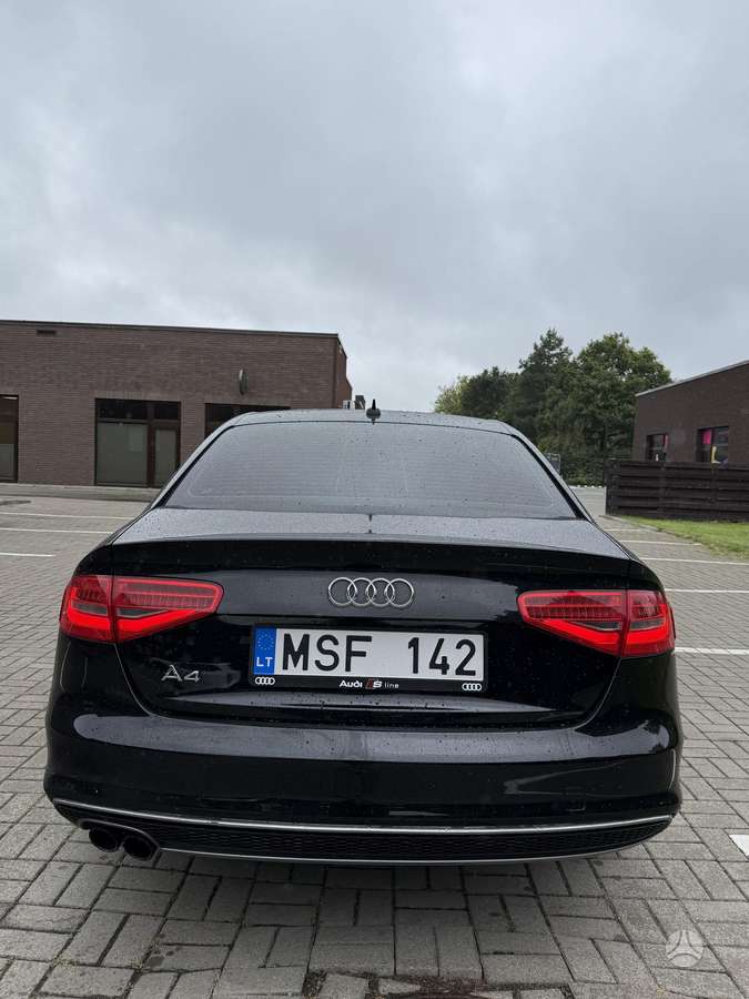 Audi A4, 2.0 l., Седан