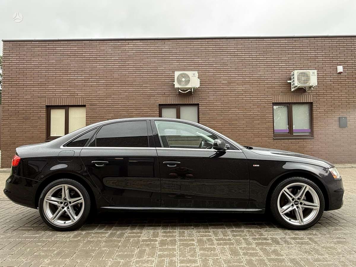 Audi A4, 2.0 l., Седан