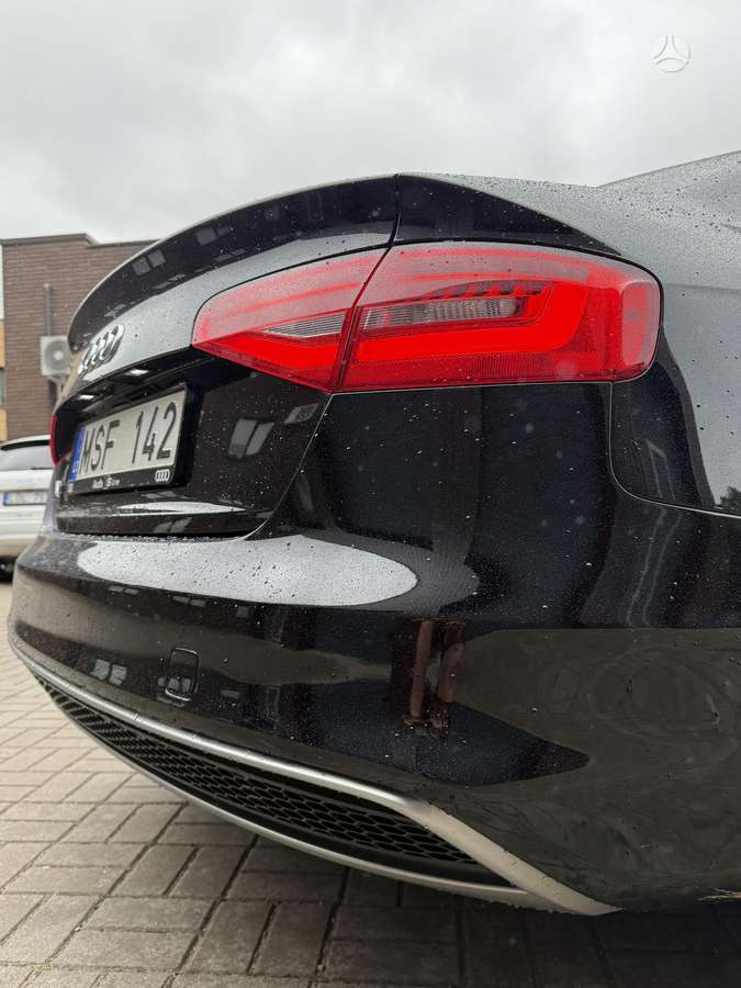 Audi A4, 2.0 l., Седан