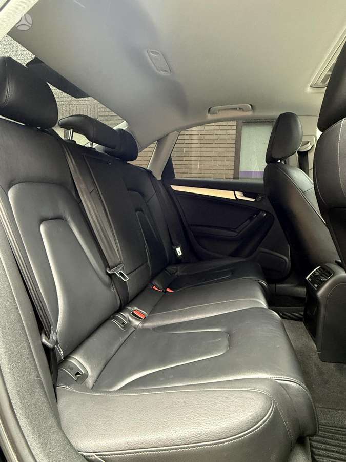 Audi A4, 2.0 l., Седан