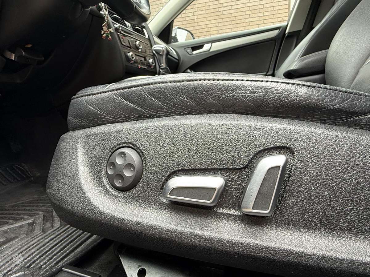 Audi A4, 2.0 l., Седан