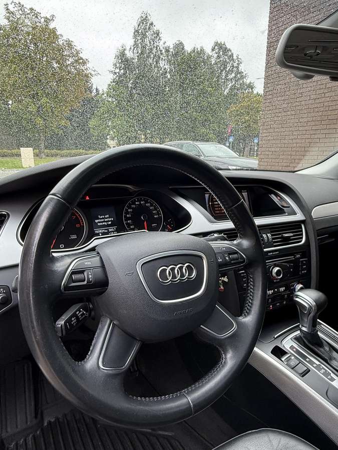 Audi A4, 2.0 l., Седан