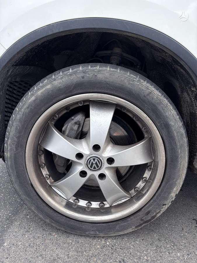 Volkswagen Touareg - 8