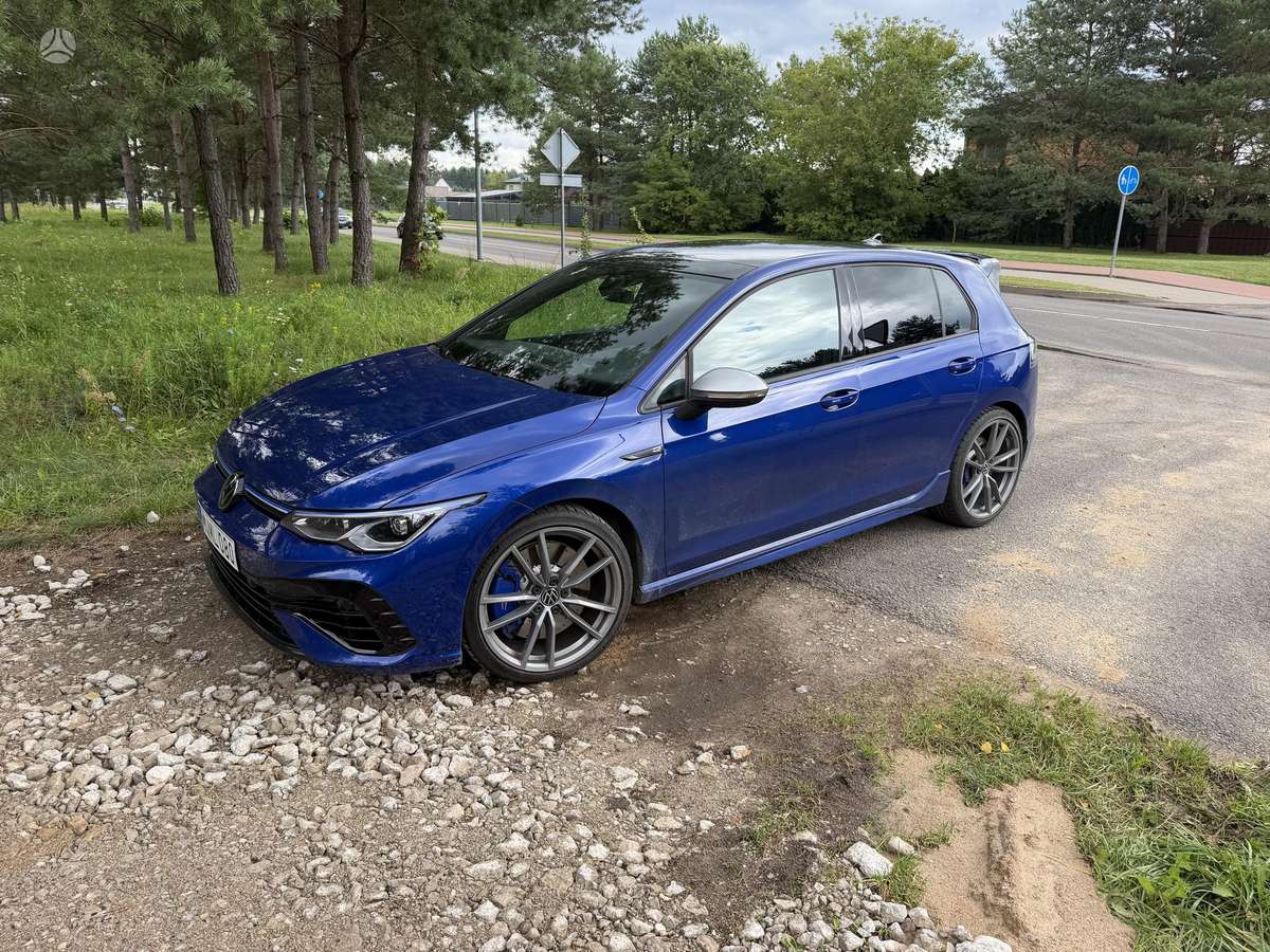 Volkswagen Golf - 1