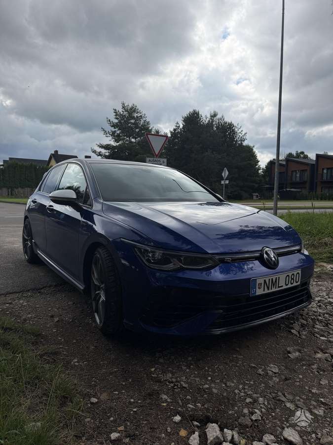 Volkswagen Golf - 2