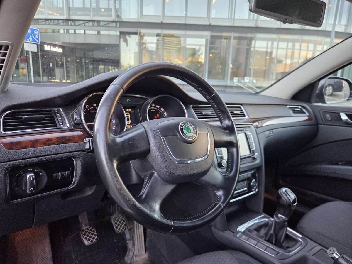 Skoda Superb, 2.0 l., Хэтчбек