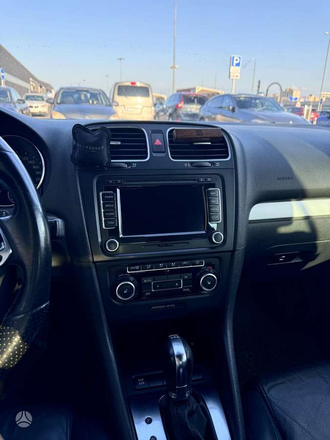 Volkswagen Golf - 5