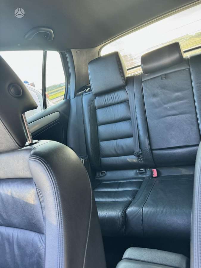 Volkswagen Golf - 6