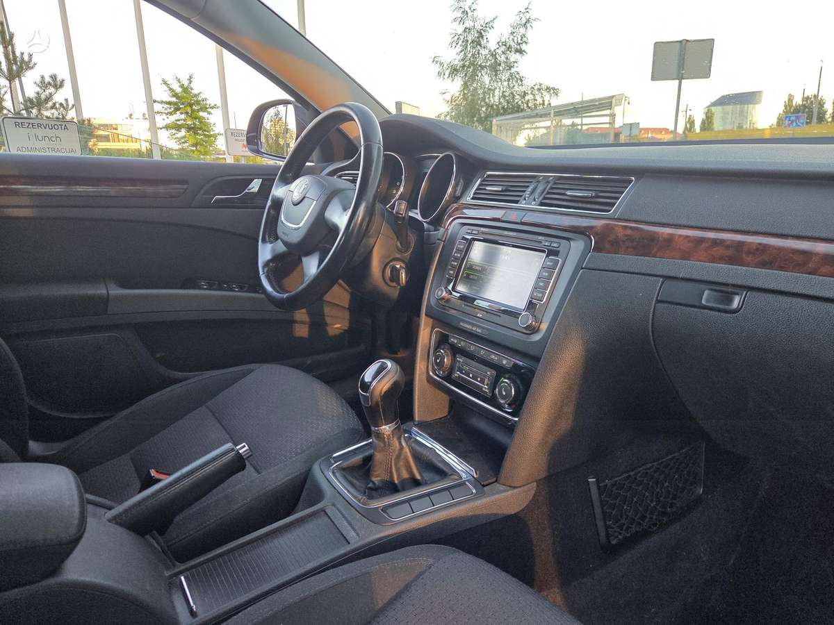 Skoda Superb, 2.0 l., Хэтчбек