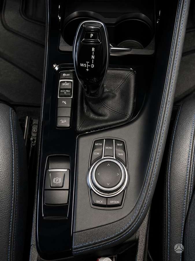 BMW X2, 2.0 l., off-road / crossover