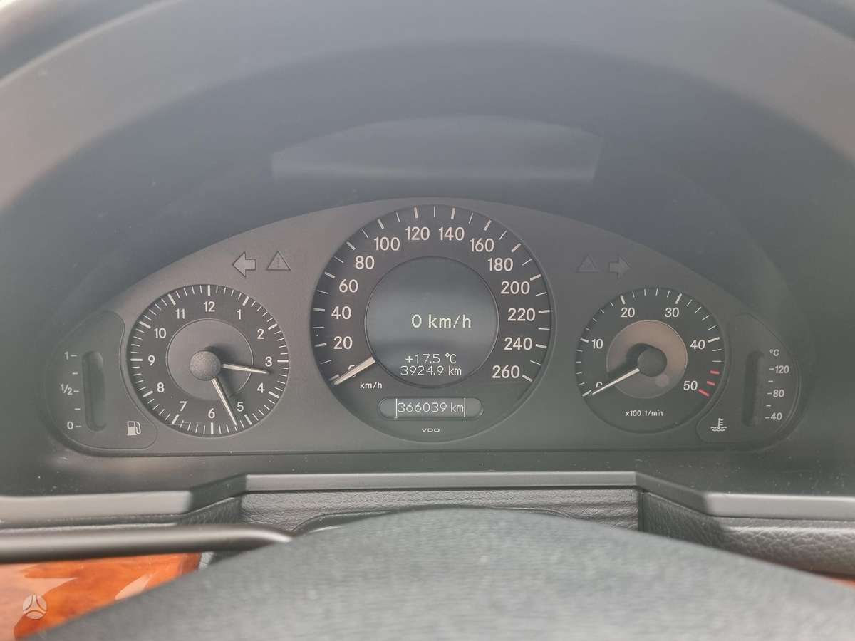 Mercedes-Benz E220, 2.2 l., Седан