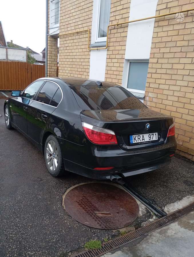 BMW 520, 2.2 l., Седан