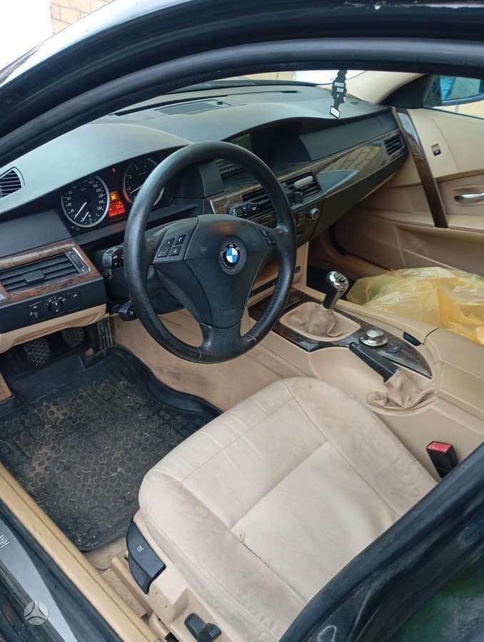 BMW 520, 2.2 l., Седан