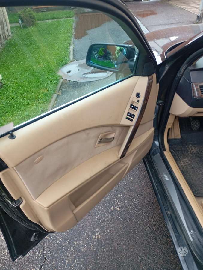 BMW 520, 2.2 l., Седан