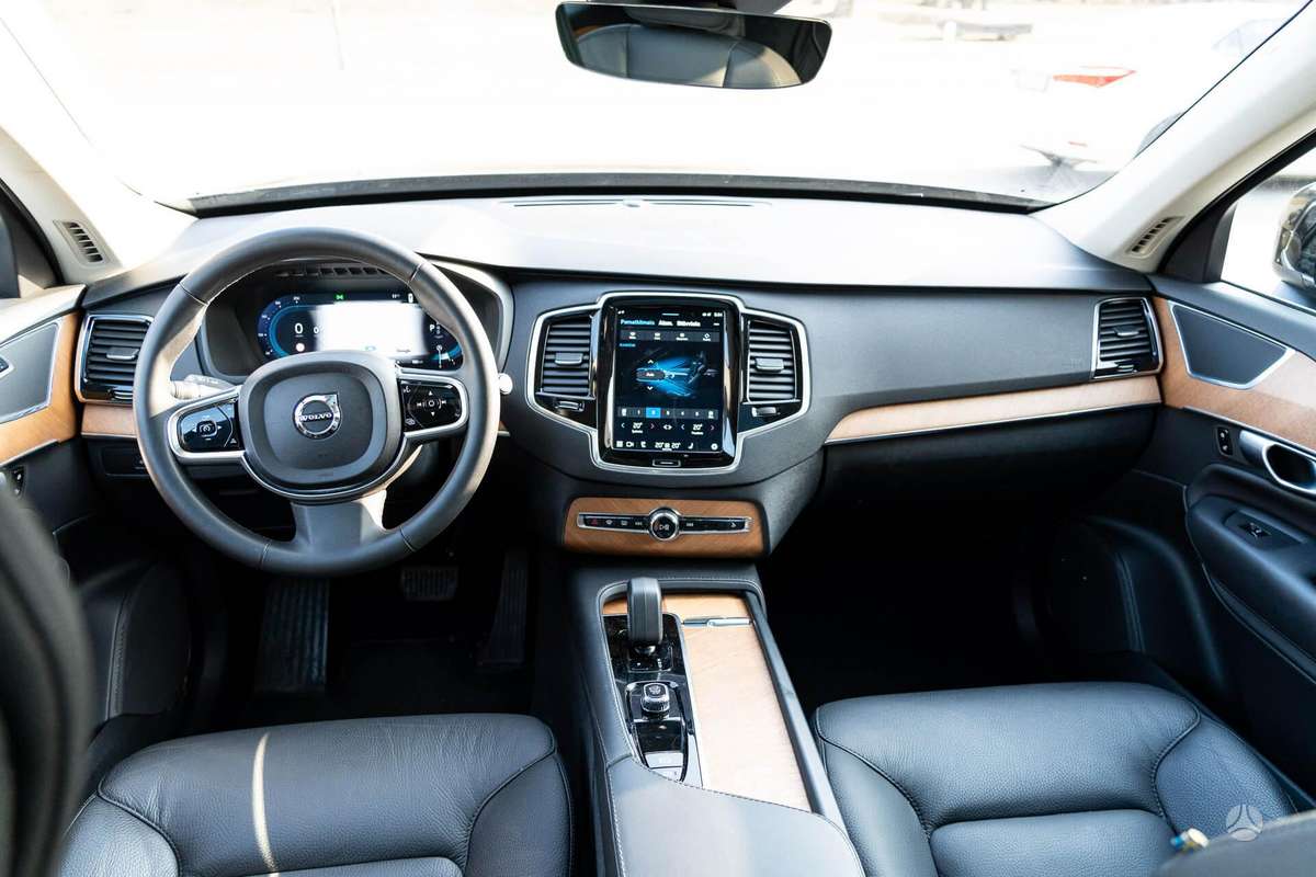 Volvo XC90 - 8