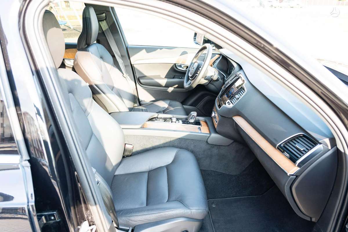 Volvo XC90 - 10