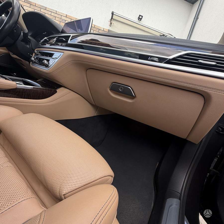 BMW 730, 3.0 l., Седан