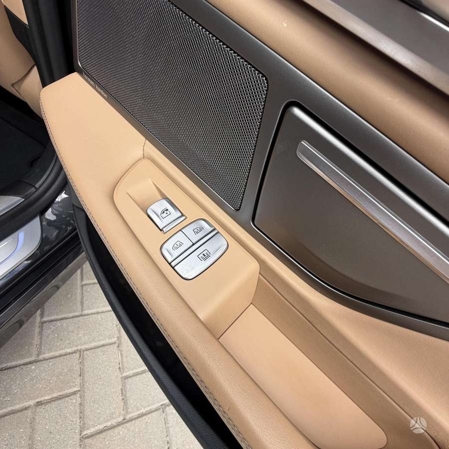 BMW 730, 3.0 l., Седан