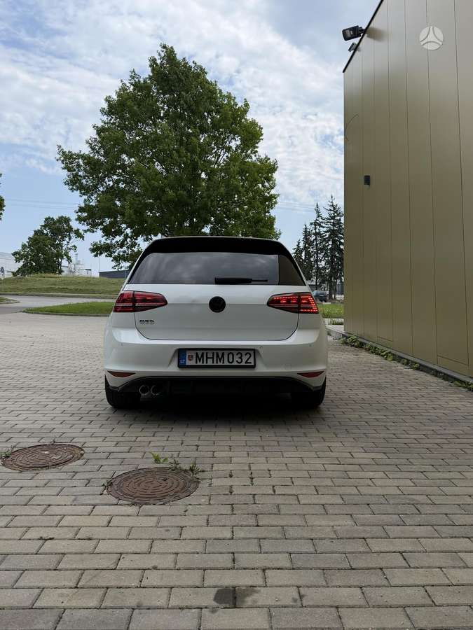 Volkswagen Golf - 5