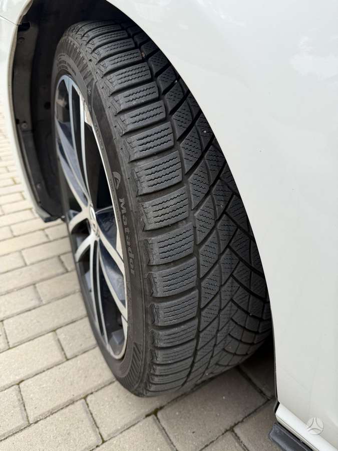 Volkswagen Golf - 9