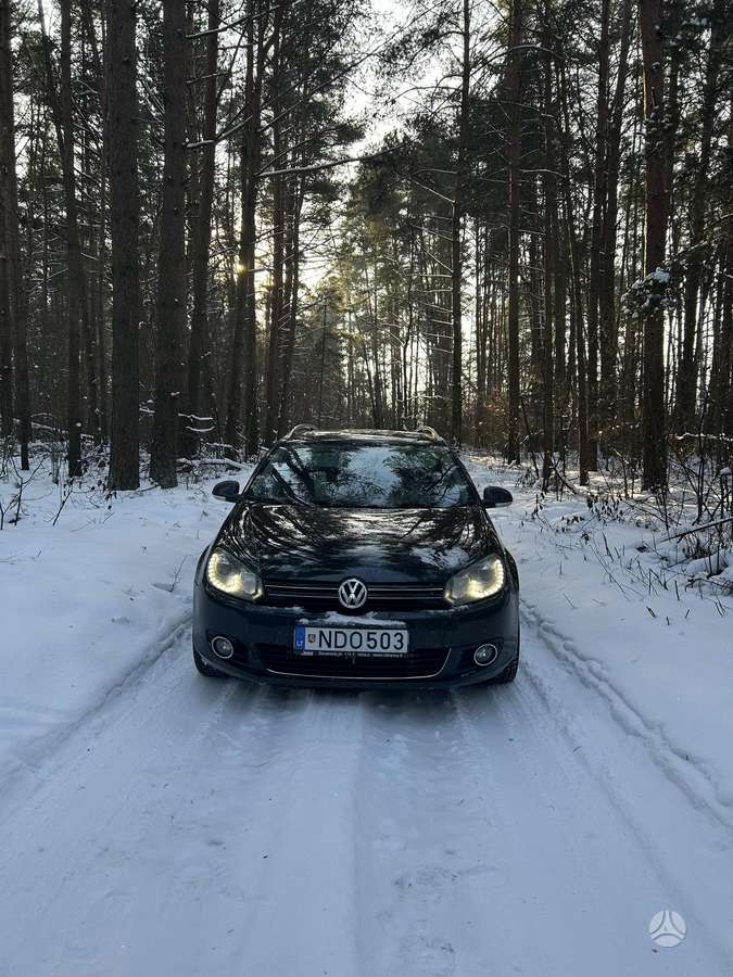 Volkswagen Golf - 1