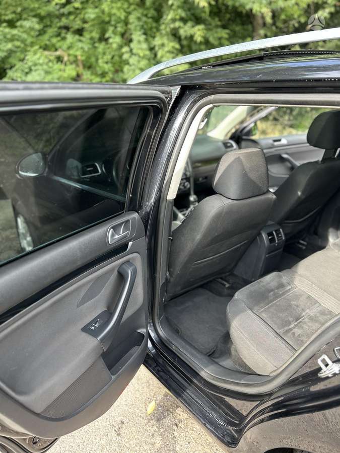 Volkswagen Golf - 8