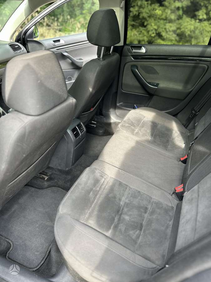 Volkswagen Golf - 2