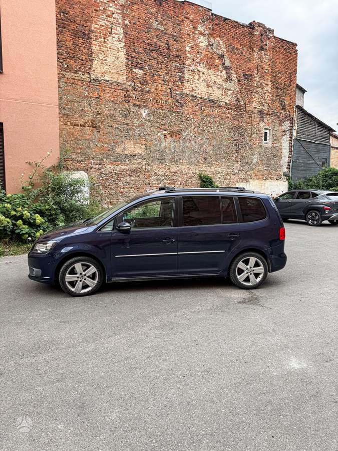 Volkswagen Touran - 4