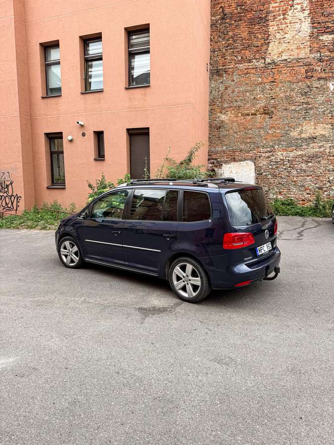 Volkswagen Touran - 5