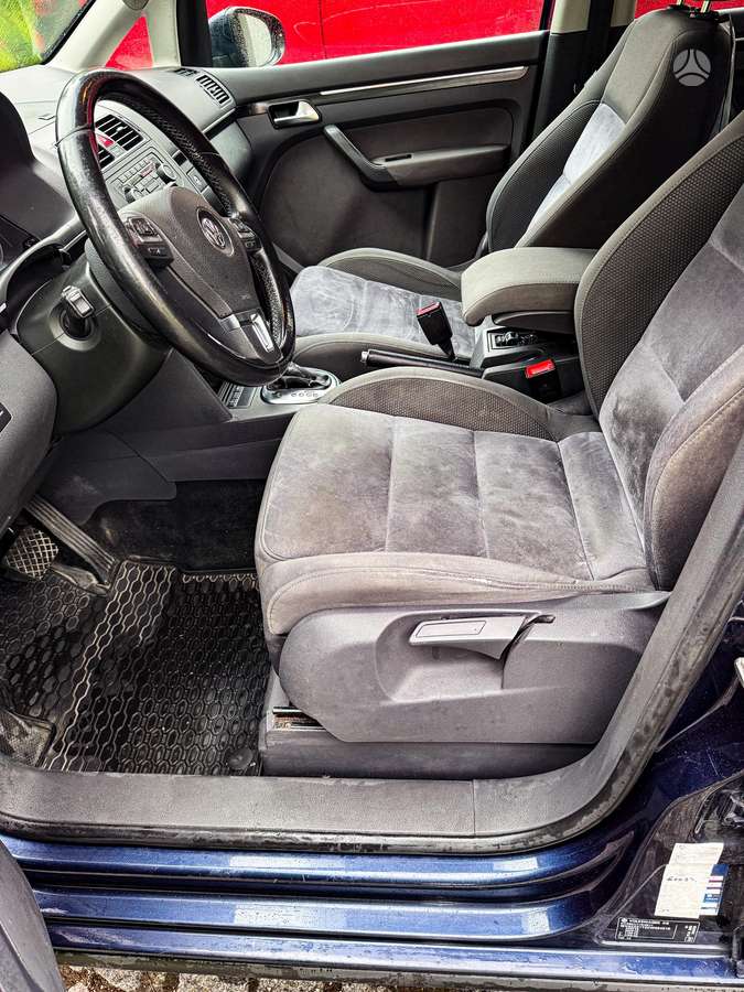 Volkswagen Touran - 8