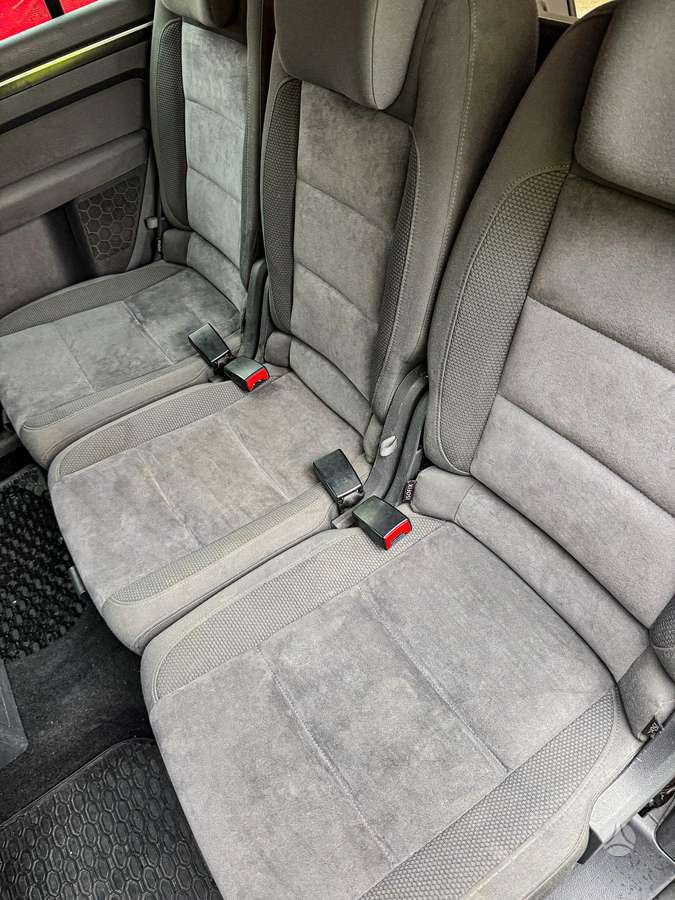 Volkswagen Touran - 11
