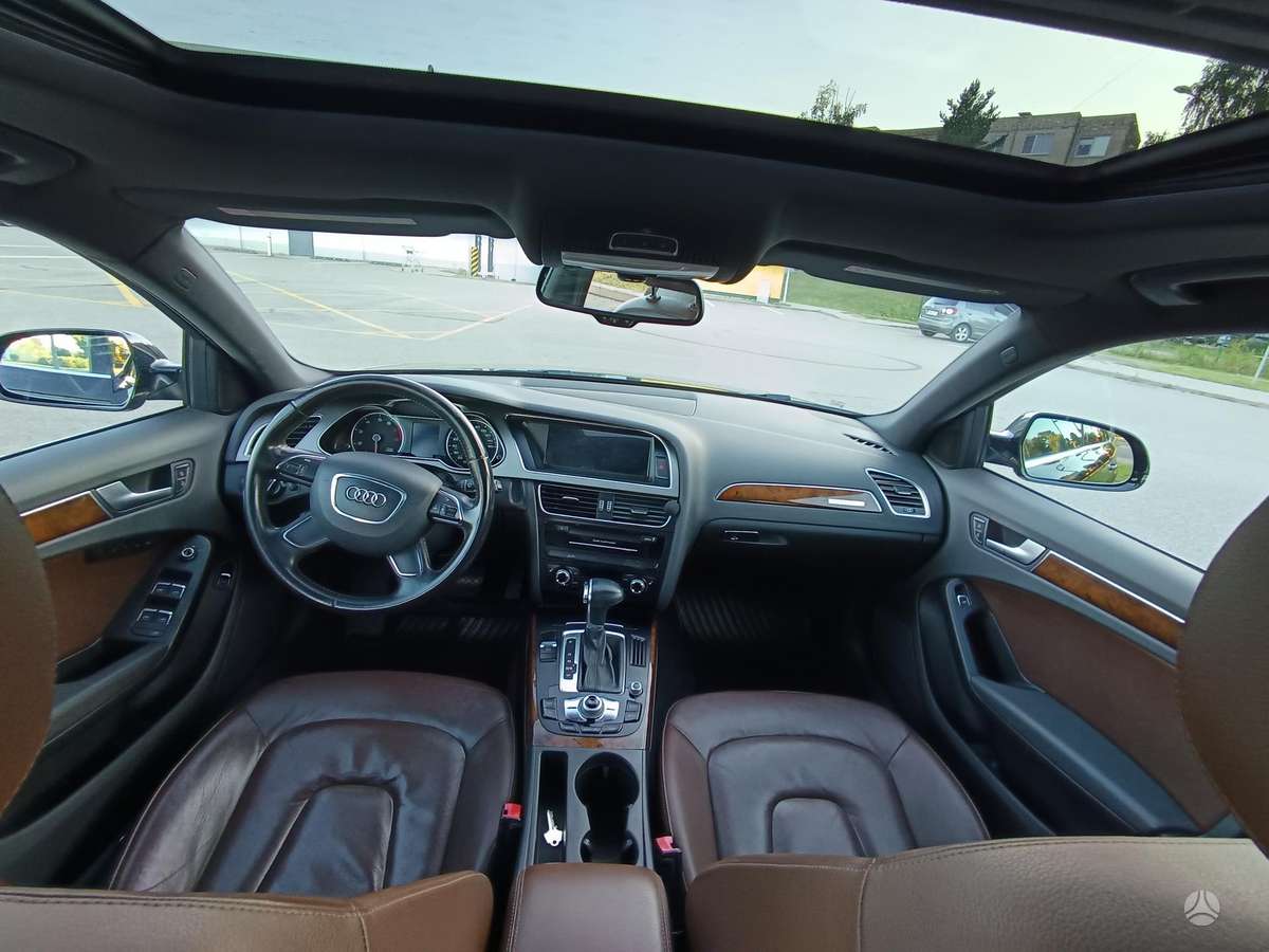 Audi A4, 2.0 l., Седан