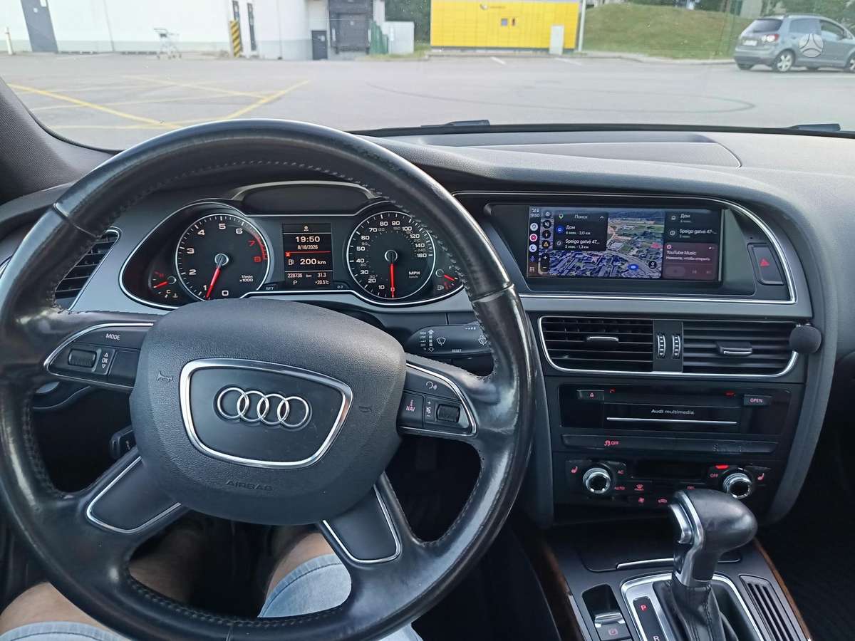 Audi A4, 2.0 l., Седан