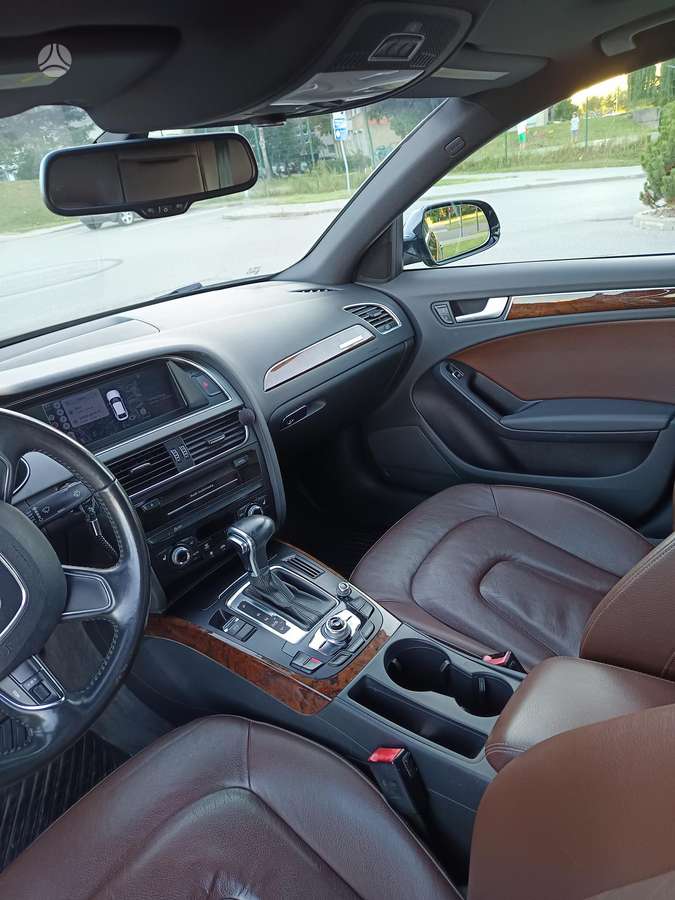 Audi A4, 2.0 l., Седан
