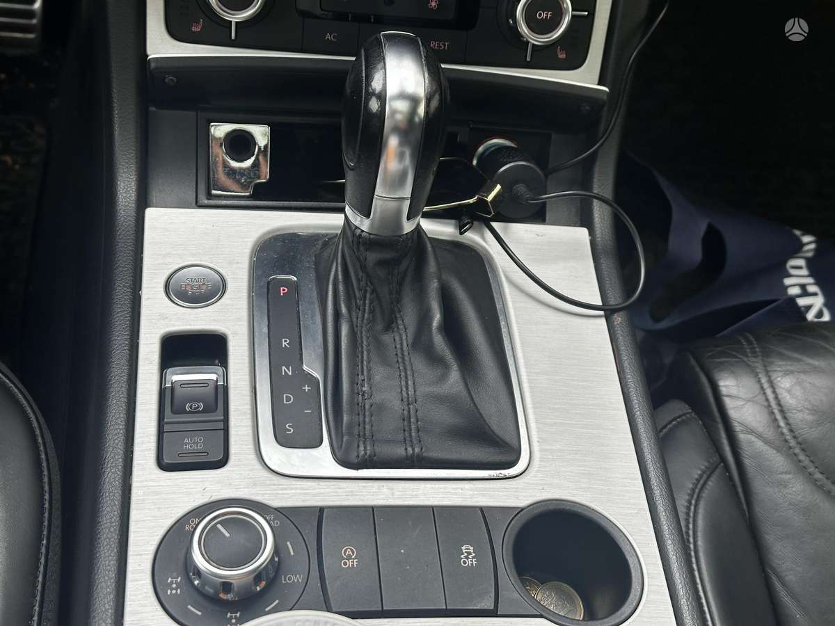 Volkswagen Touareg - 12