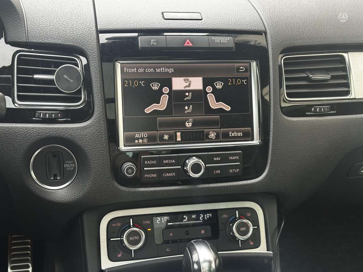 Volkswagen Touareg - 11