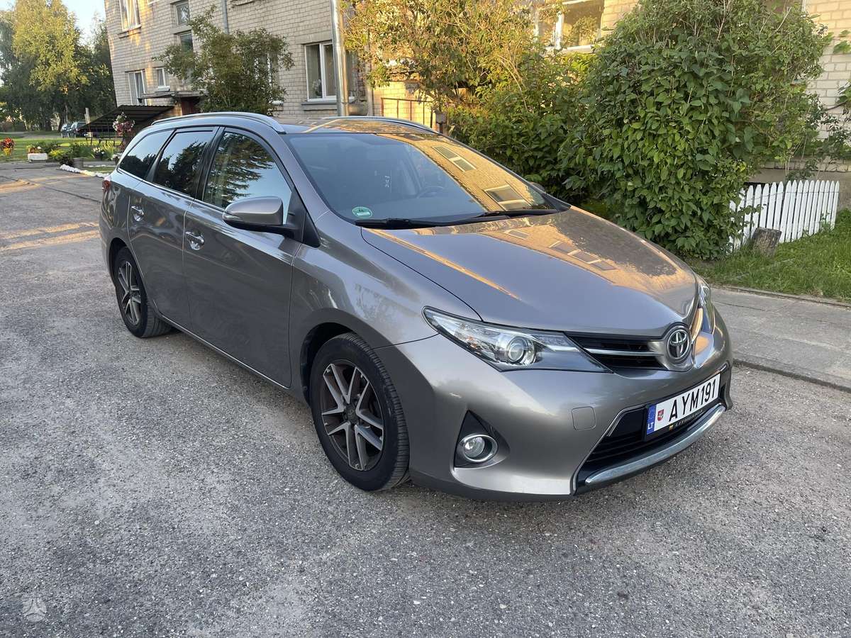 Toyota Auris, 1.3 l., Универсал