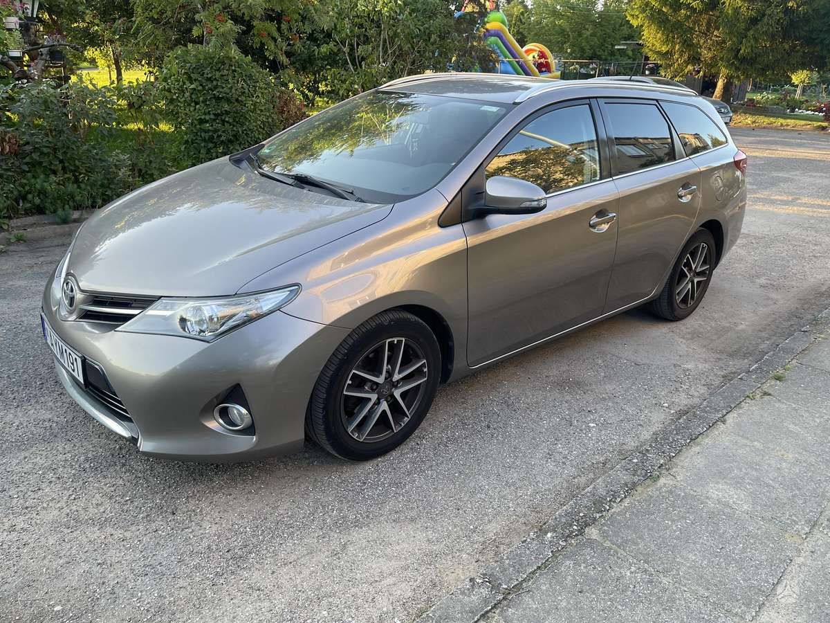 Toyota Auris, 1.3 l., Универсал
