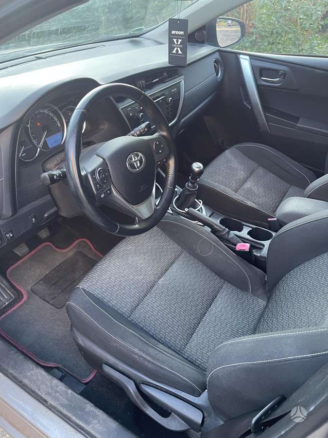 Toyota Auris, 1.3 l., Универсал