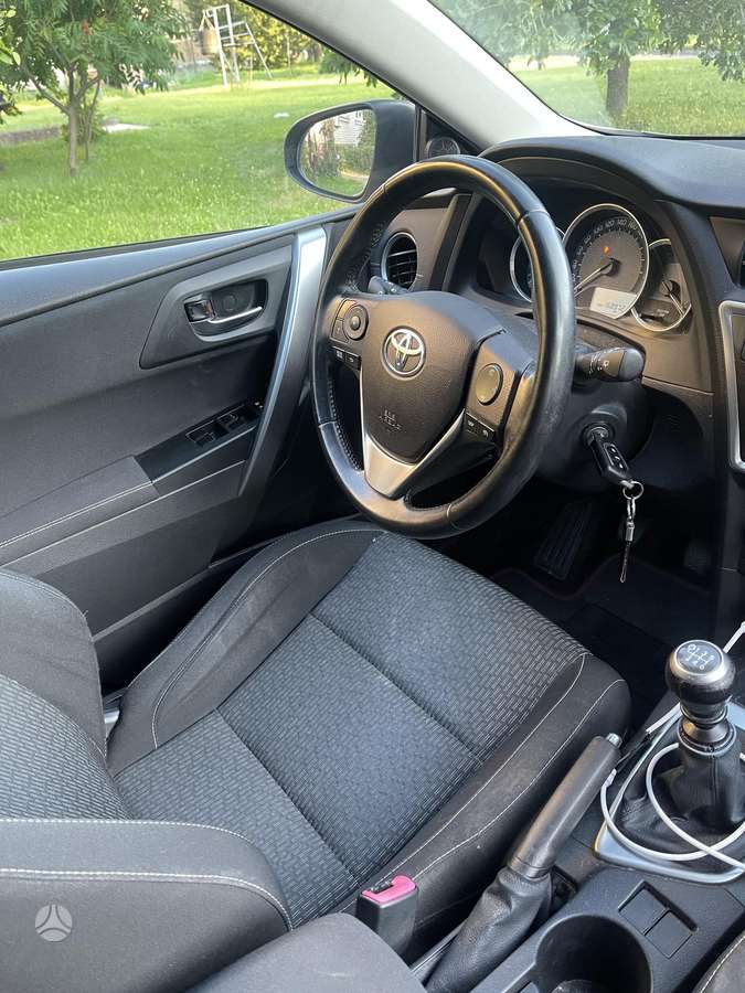 Toyota Auris, 1.3 l., Универсал