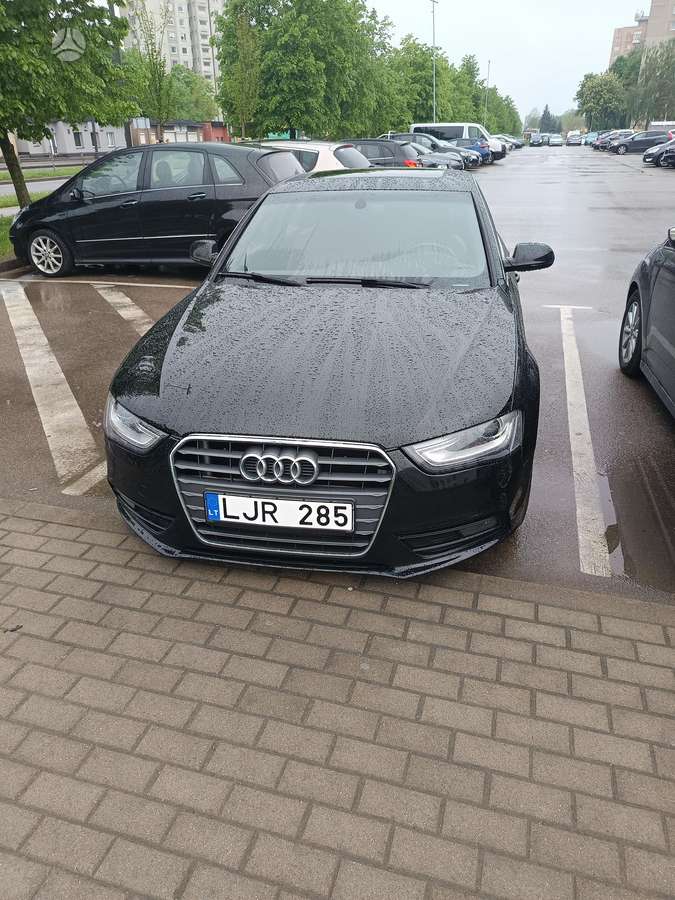 Audi A4, 2.0 l., Седан