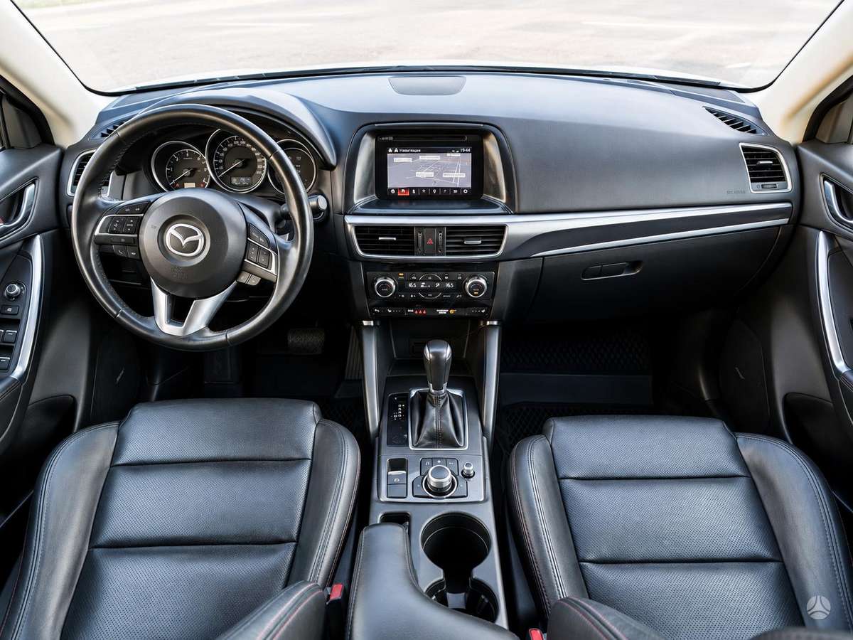 Mazda CX-5, 2.2 l., off-road / crossover
