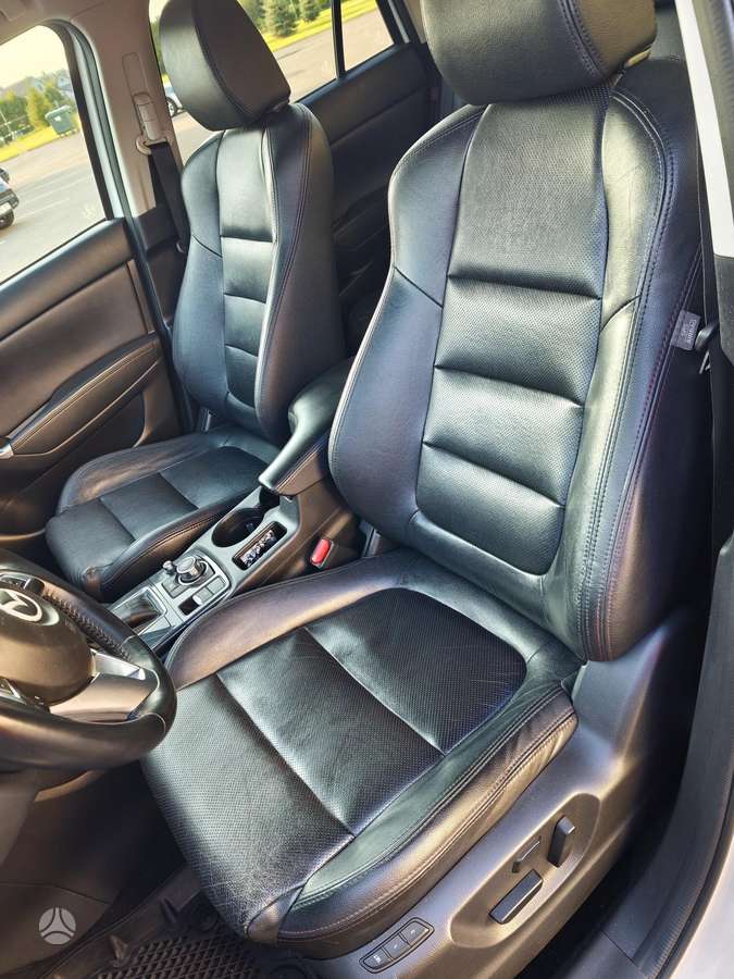 Mazda CX-5, 2.2 l., off-road / crossover